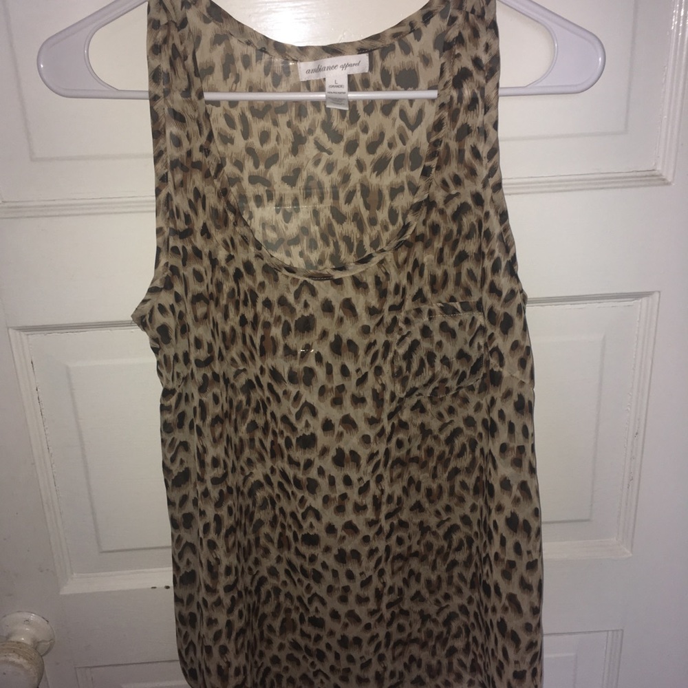 Sleeveless leopard print polyester top